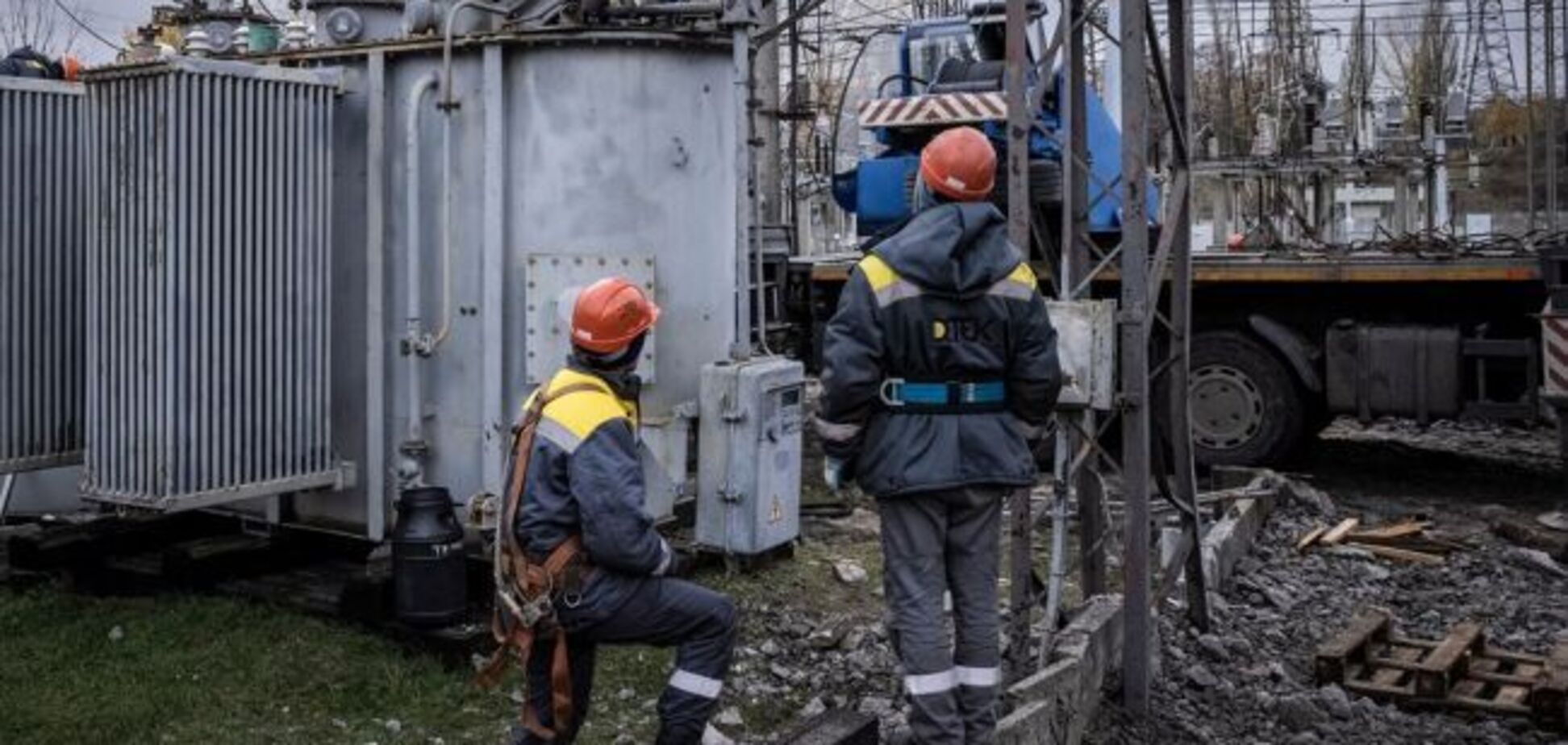 Аварийные отключения света в 9 областях и Киеве: спецграфики отменили в трех регионах. Какие ограничения действуют