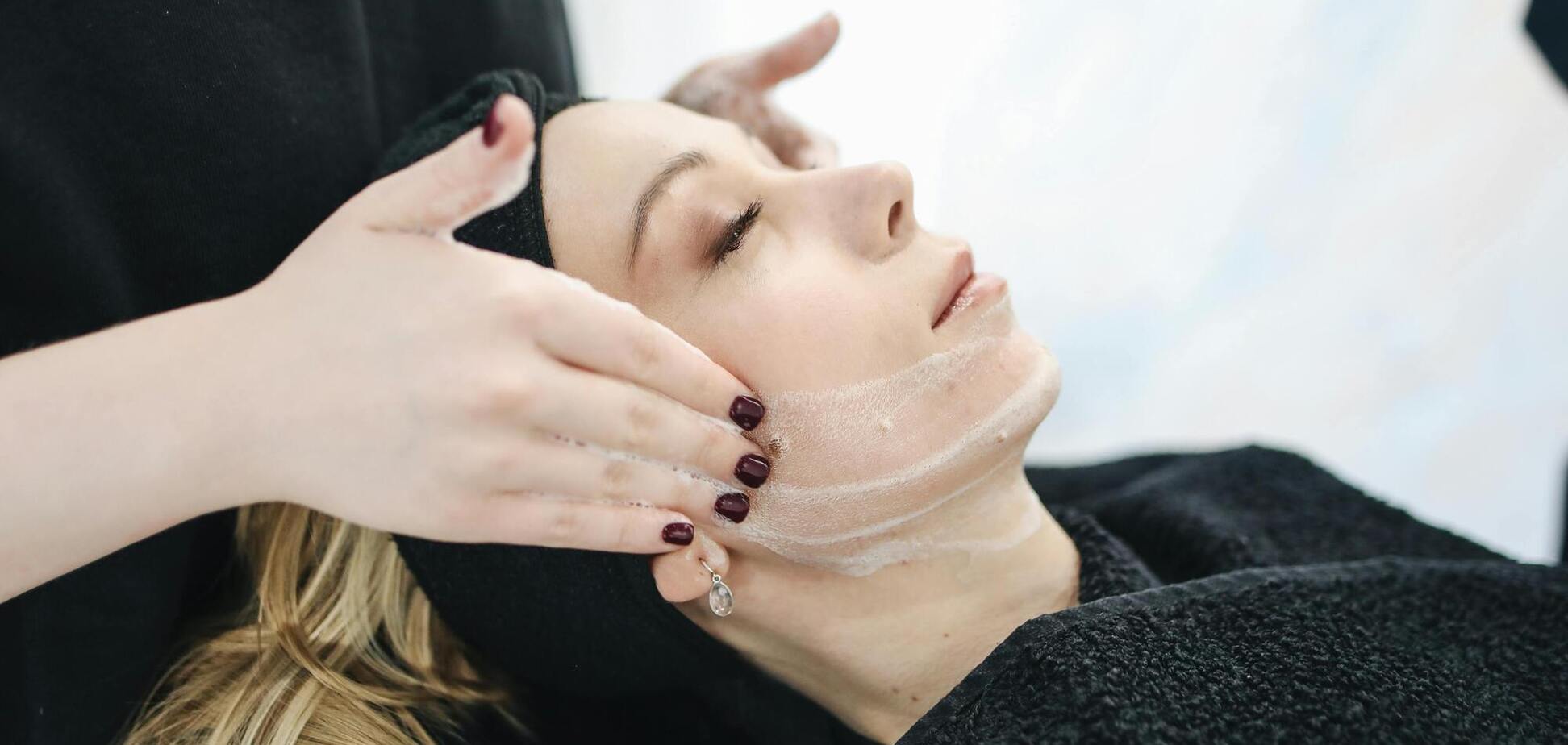 Як отримати сяйливу шкіру: використовуйте слагінг для тіла