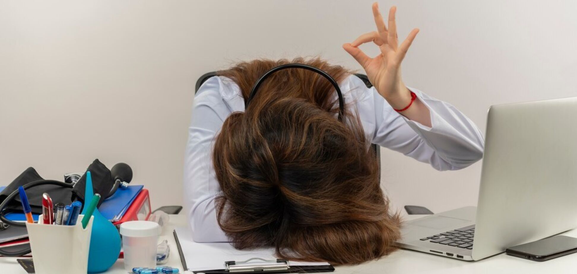 Сохраните здоровье во время офисной работы: простые упражнения для тела