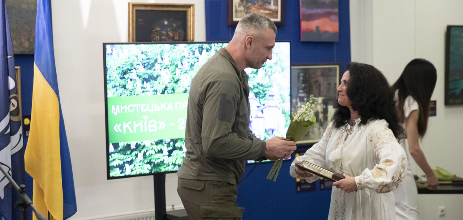 Кличко вручил столичным художникам награды премии 'Киев'