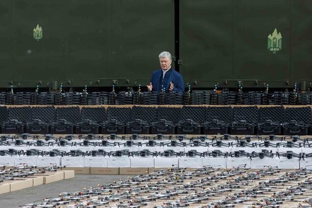 FPV-дроны и 'Мавики' с тепловизорами: Порошенко везет на фронт 2 тысячи беспилотников для защитников