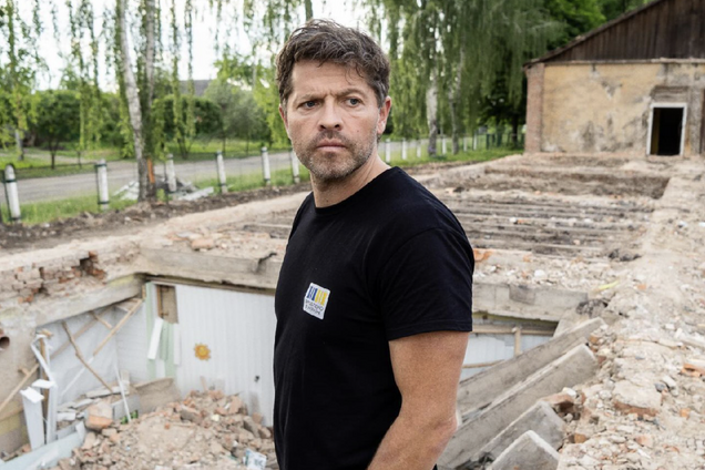 Майже на кордоні з Росією. Міша Коллінз побував неподалік фронту і показав фото та відео