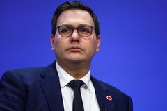 Ползает перед массовым убийцей: глава МИД Чехии раскритиковал визит Фицо к Путину