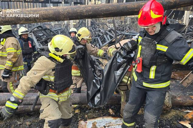 Нацполіція показала відео з моментом влучання по 'Епіцентру' в Харкові
