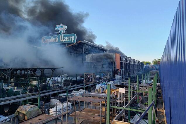 'Ми зобов'язуємося притягнути Росію до відповідальності': як Захід відреагував на удари РФ по 'Епіцентру' в Харкові