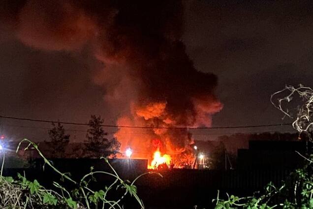 В подмосковном Подольске раздались взрывы и вспыхнул пожар. Фото и видео