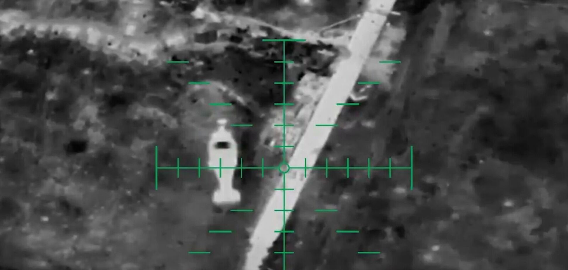 Ураження вогнем: прикордонники показали, як закидають скидами з дронів позиції окупантів на сході. Відео