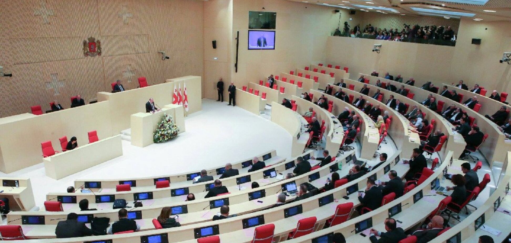 Парламент Грузии преодолел вето президента и окончательно принял закон об 'иноагентах'