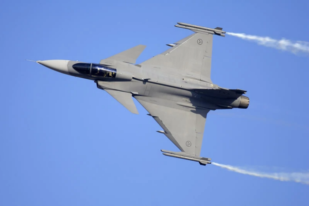 Шведский истребитель JAS 39 Gripen