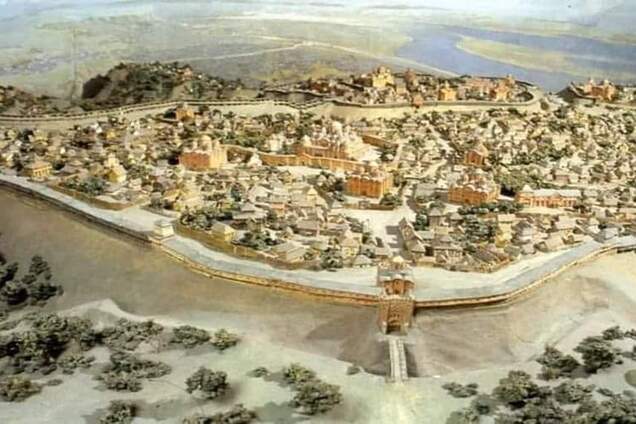 Люди, не позорьтесь: о Киеве, который в 50 раз больше Парижа