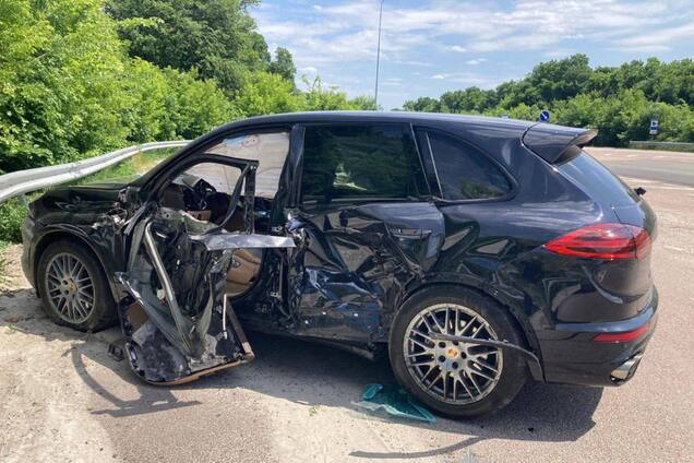 Не разминулись трактор и Porsche: в Борисполье произошло ДТП с пострадавшими. Фото