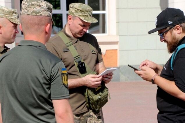 Жоден представник ТЦК не може вважати ваш QR-код з Резерву+ незаконним, але може виписати повістку. Інтерв'ю з Веніславським