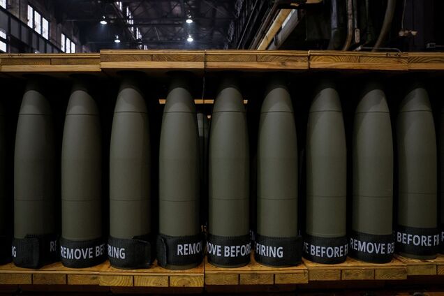 США хотят удвоить финансирование закупки 155-мм боеприпасов для Украины и Израиля – Reuters