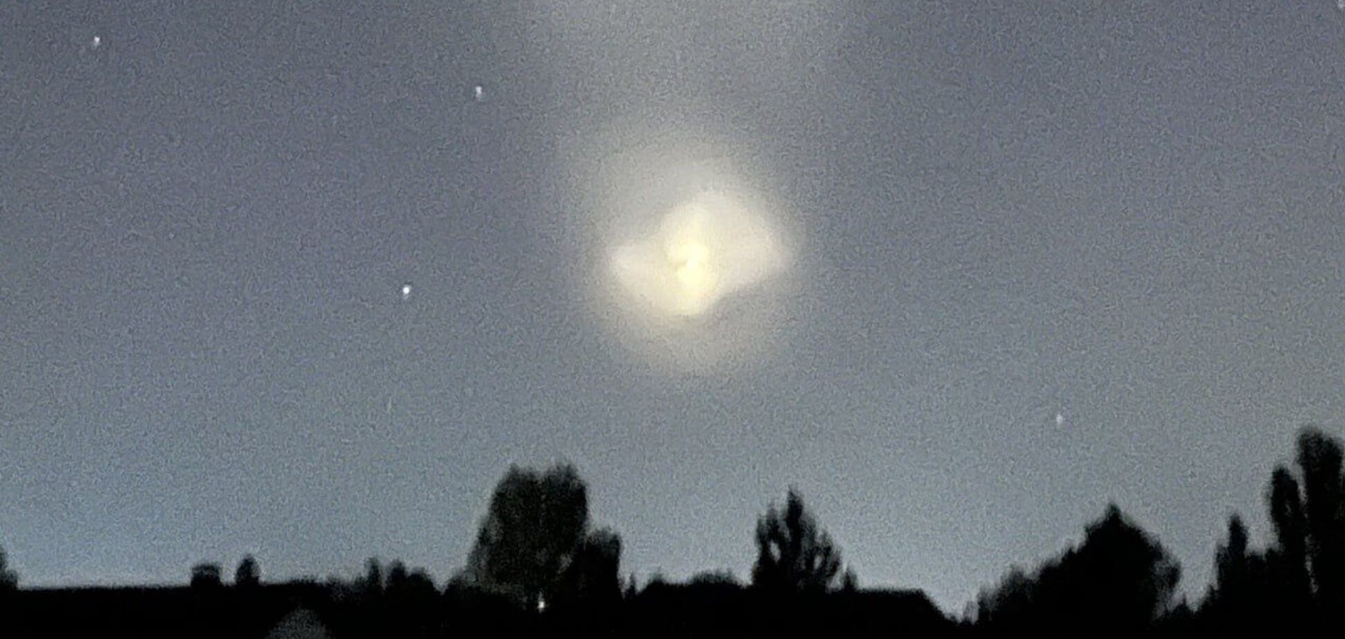 У небі над Україною помітили дивне оптичне явище: що це може бути. Фото
