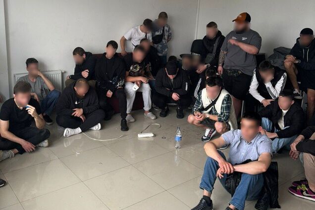 Українські шахраї вкрали у довірливих європейців понад мільйон гривень