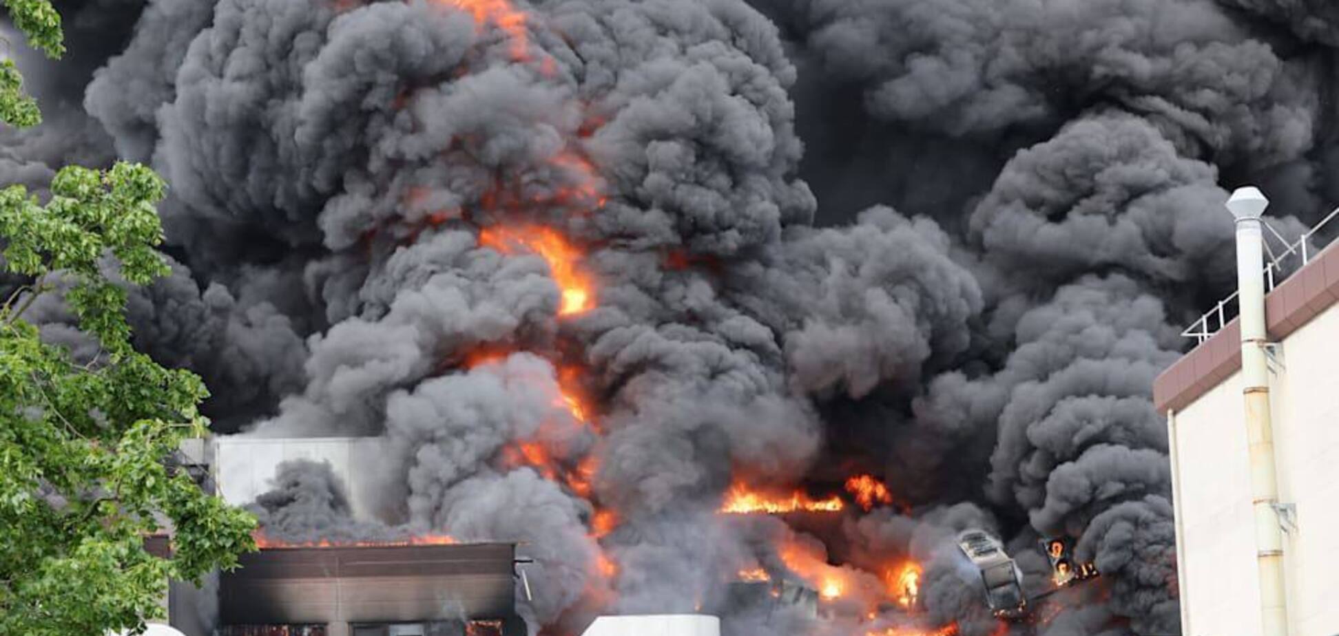 У Берліні сталася пожежа на заводі виробника систем ППО Iris-T. Фото і відео