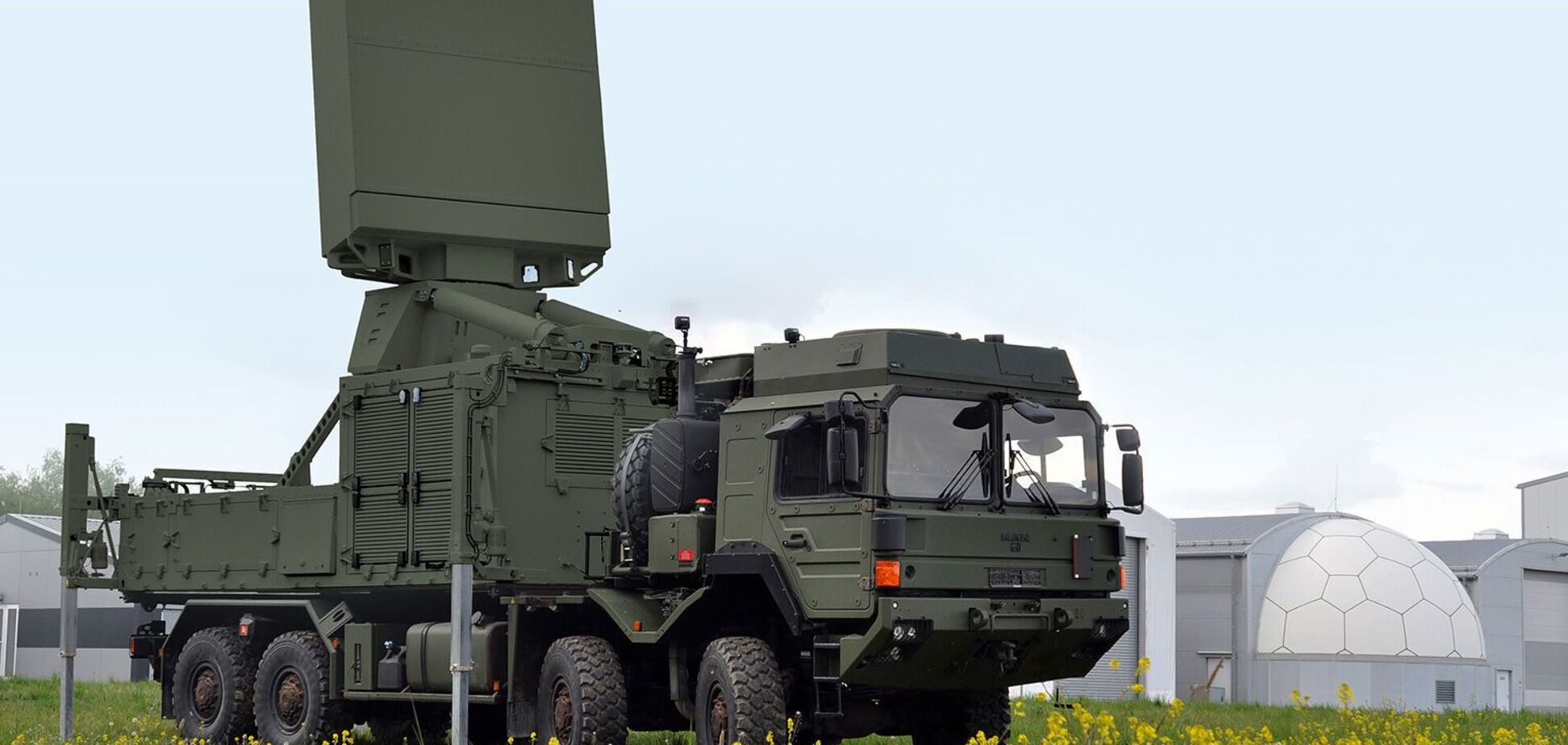 Україна отримає від Німеччини нові сучасні радари, здатні виявляти і супроводжувати близько 1500 цілей. Відео
