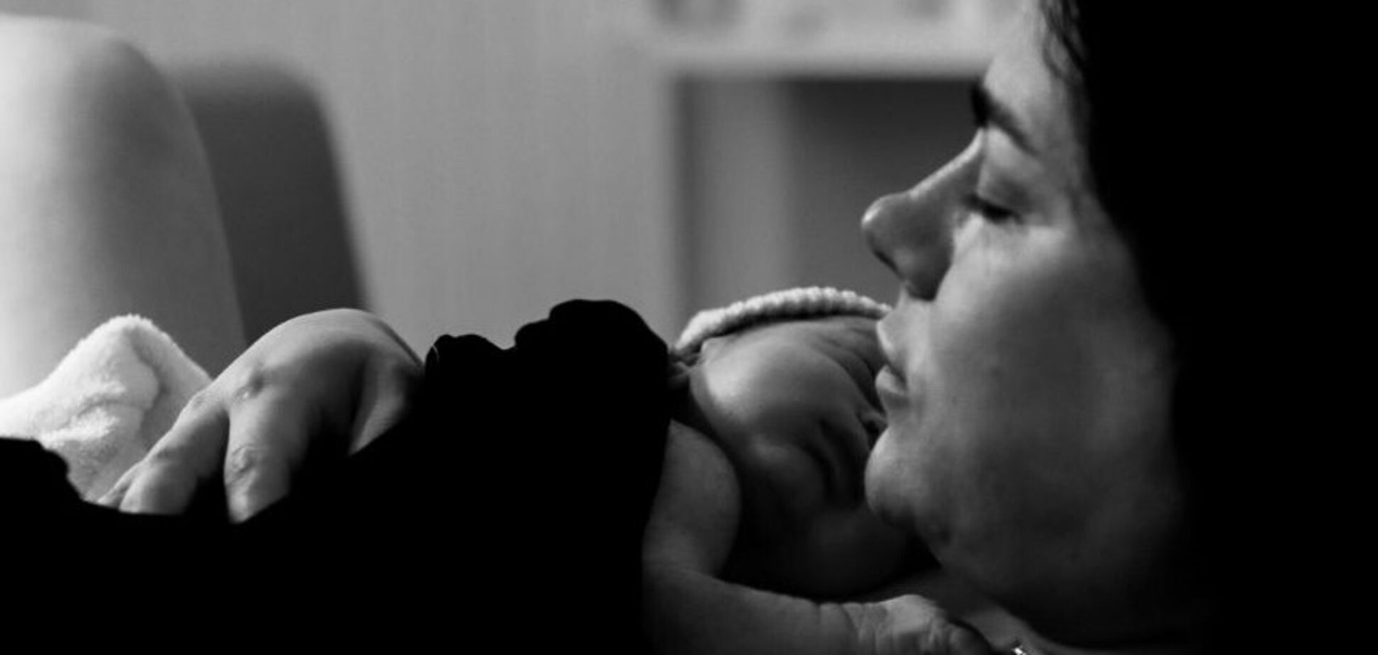 Иванна Онофрийчук, родившая первенца, поделилась трогательным фото с мужем в роддоме