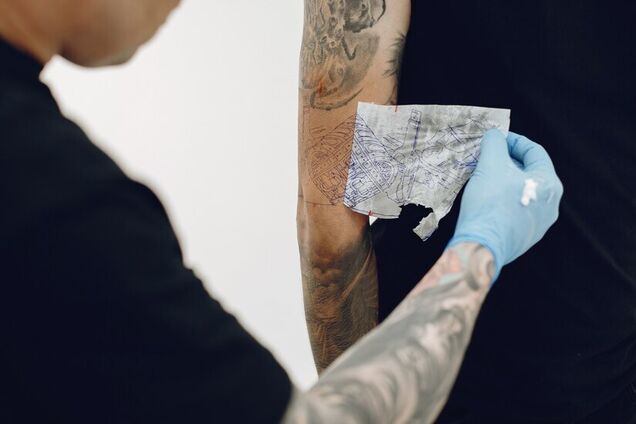 Татуировки и рак: существует связь? 
