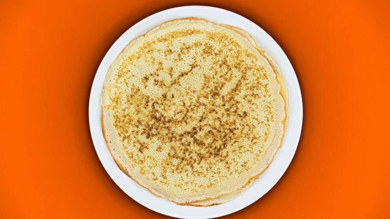 Thin pancakes without flour in 10 minutes: what to cook the dough on