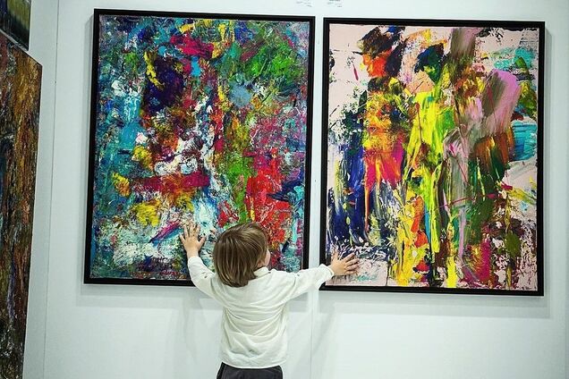 2-річний художник з Німеччини продає свої картини за 7000 доларів – і колекціонери їх розкуповують. Фото маленького 'Пікассо'
