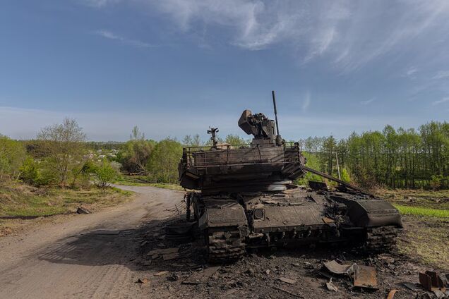 Минус 1390 оккупантов и 18 танков: озвучены потери РФ за сутки
