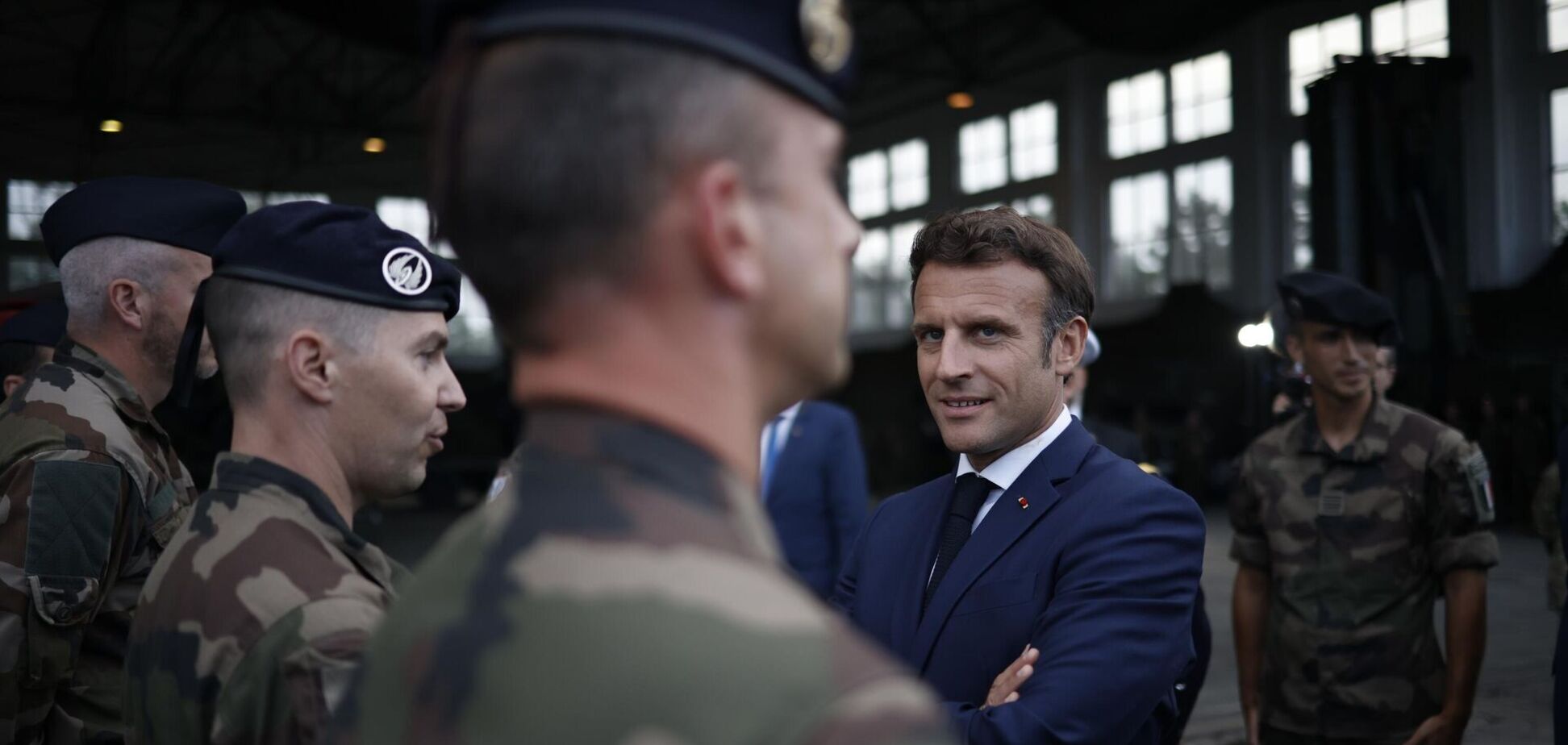 'Это абсолютно серьезная вещь': эксперт-международник объяснил, при каких обстоятельствах Макрон может отправить французские войска в Украину. Видео