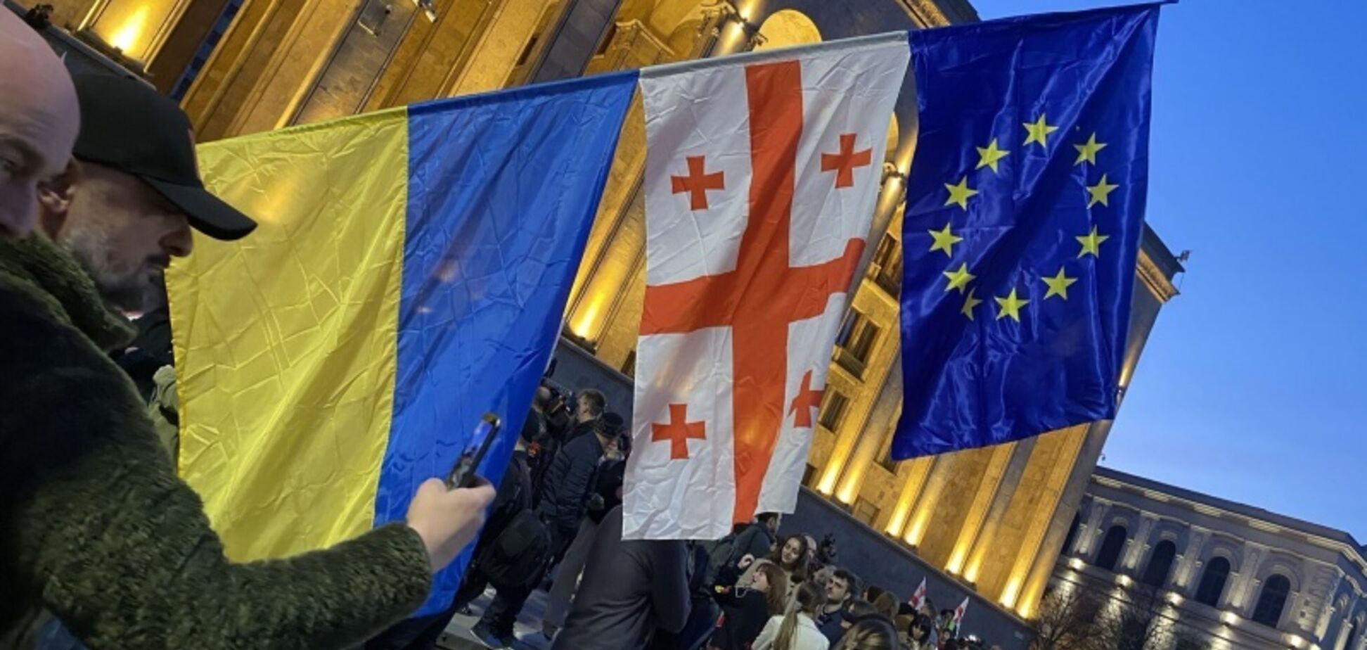 В МИД обратились к украинцам в Грузии на фоне протестов из-за закона об 'иноагентах': детали