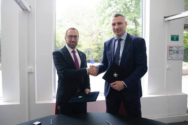 Киев стал городом-побратимом Загреба: Кличко и Томашевич подписали соглашение
