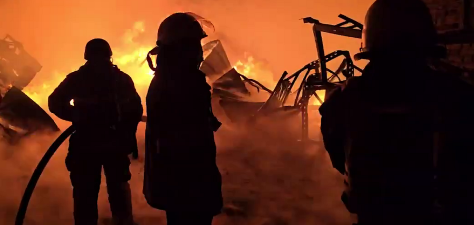 Пожар в Харькове после вражеского обстрела
