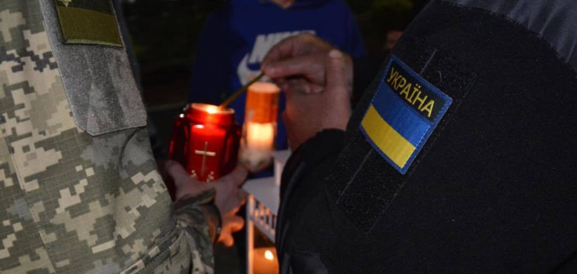 Благодатный огонь прибыл в Украину: первые фото