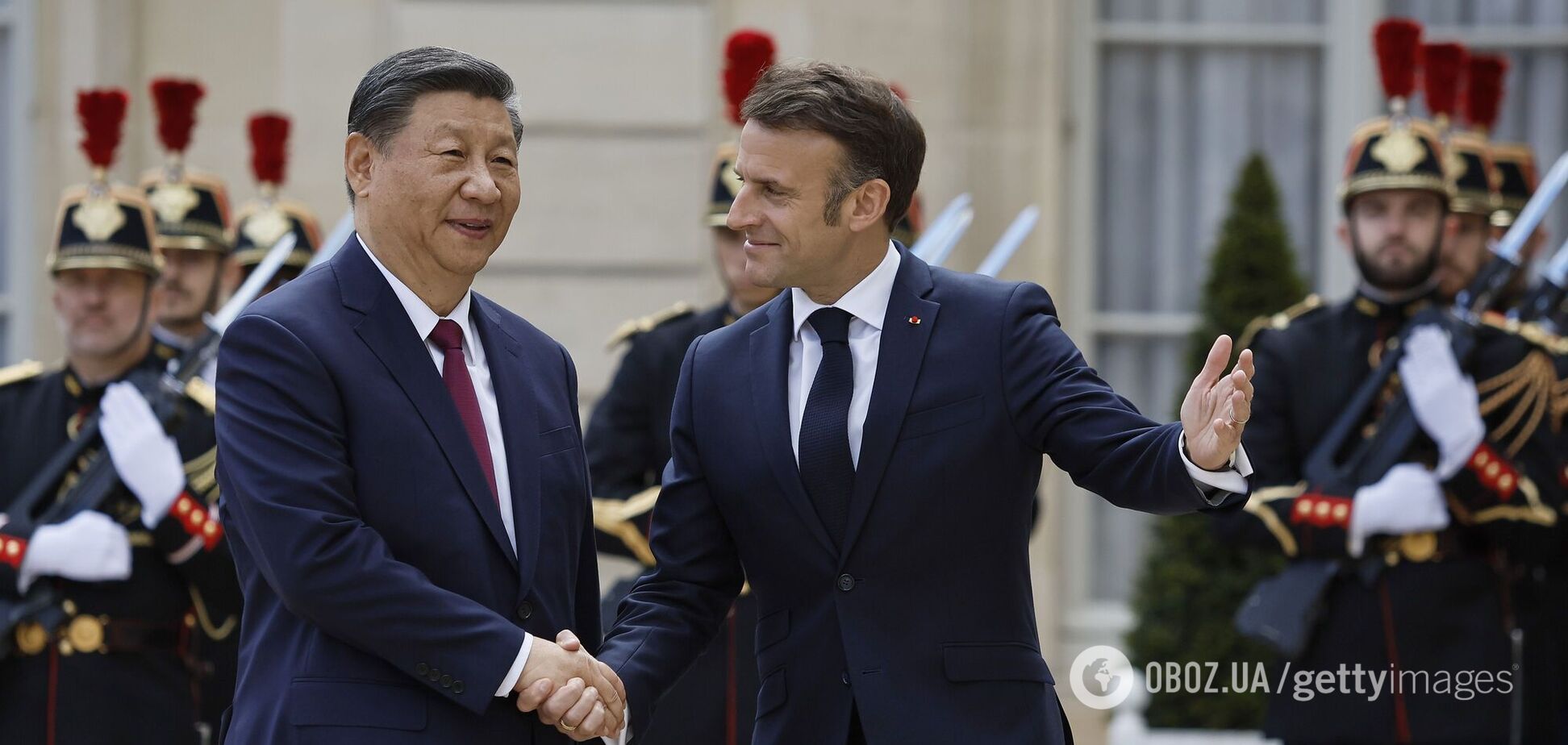 Китай пообіцяв не постачати зброю Росії: Макрон та Сі Цзіньпін провели переговори у Парижі
