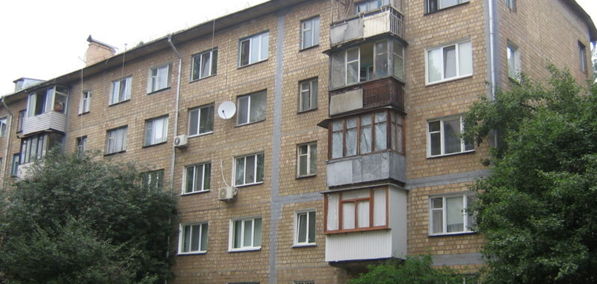 Чому в СРСР на балконах вставляли вікна з автобусів: пояснення