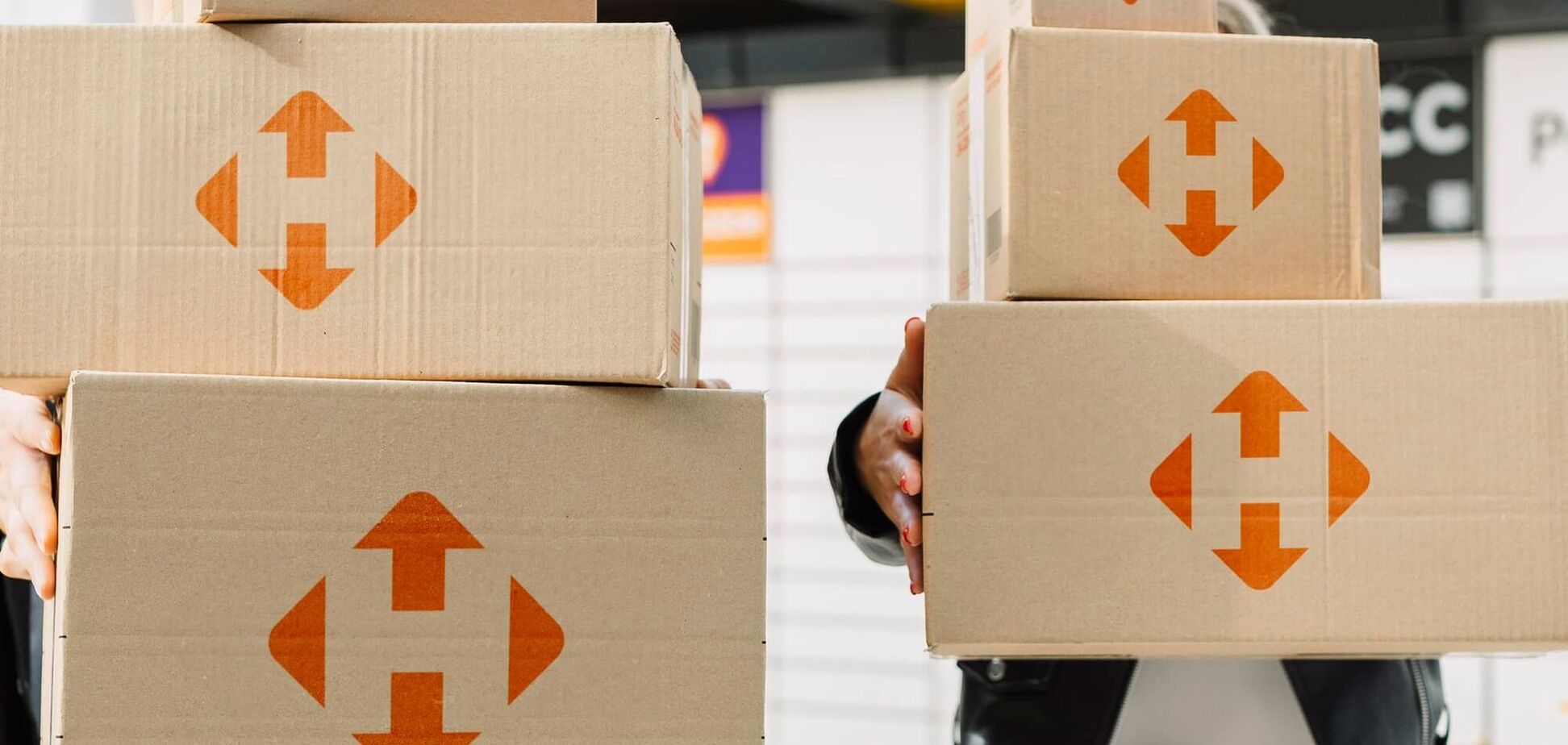 Коробки Новой почты. Иллюстрация