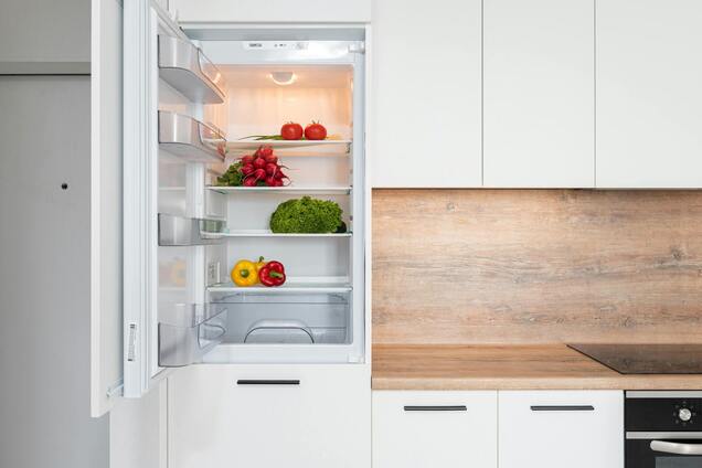 Чи безпечно їсти страви прямо з холодильника: деталі вживання холодних продуктів
