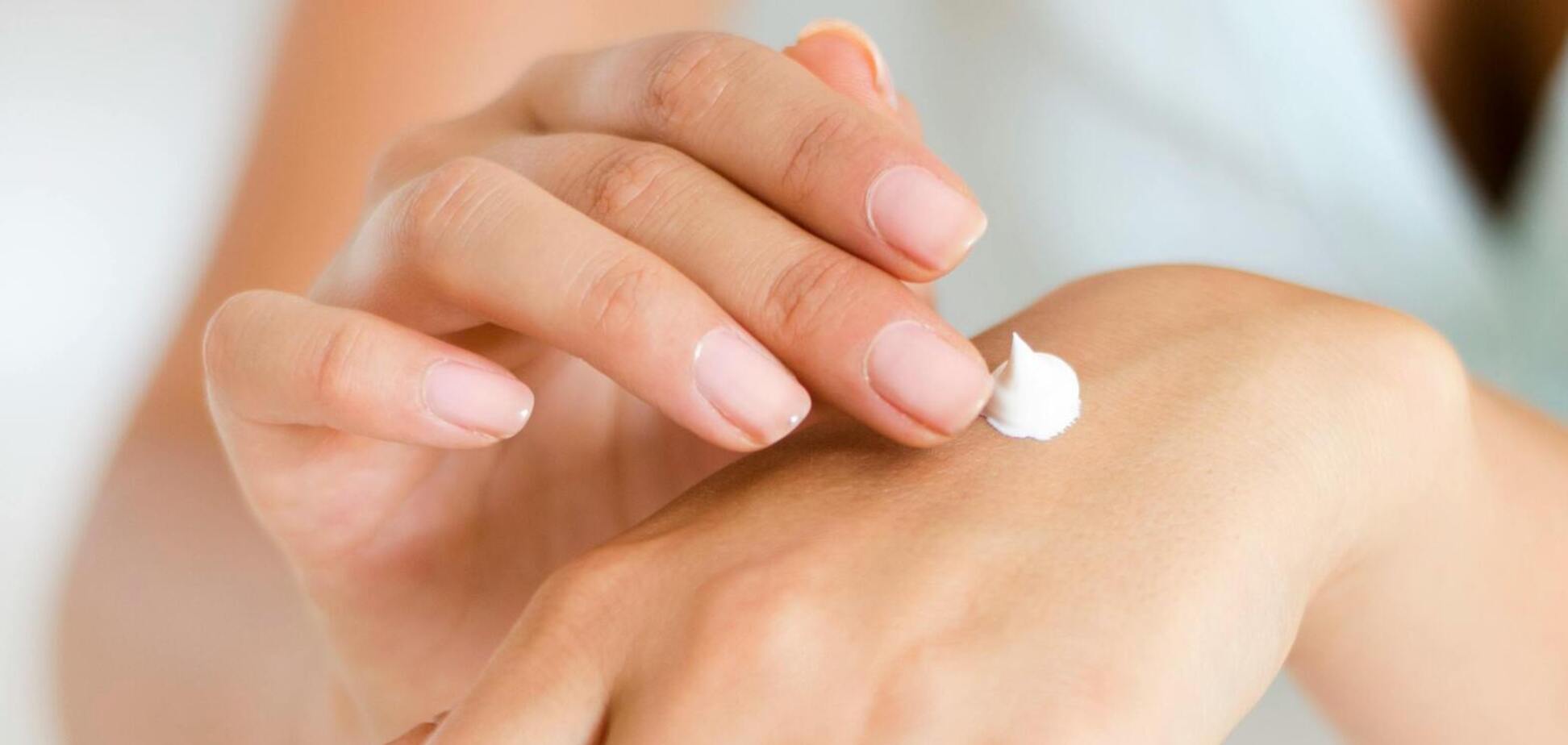 Домашние средства, которые помогут избавиться от шелушения кончиков пальцев