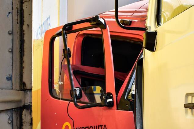 Укрпошта продала 322 своїх автомобіля