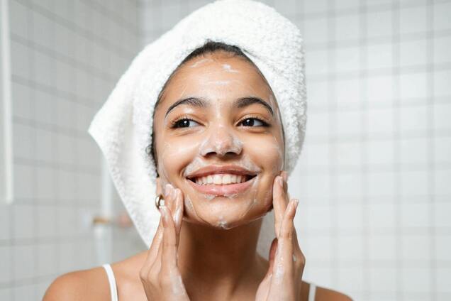 Уход за лицом в домашних условиях: четыре основных шага