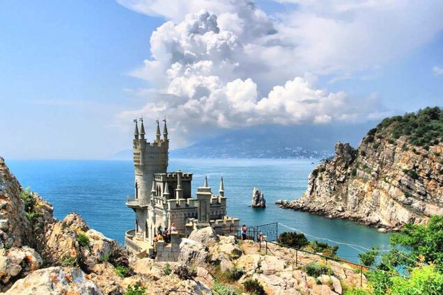 Росіяни відмовляються їхати в Крим на відпочинок навіть за безкоштовними путівками