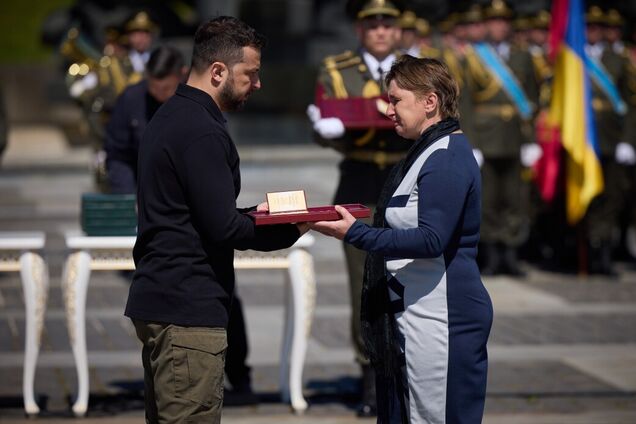 Мать получила награду вместо погибшего на фронте сына