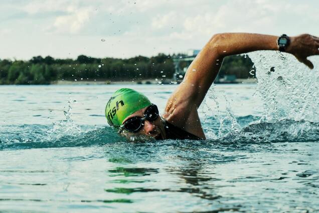 Физические и ментальные преимущества плавания: чем полезна комплексная тренировка