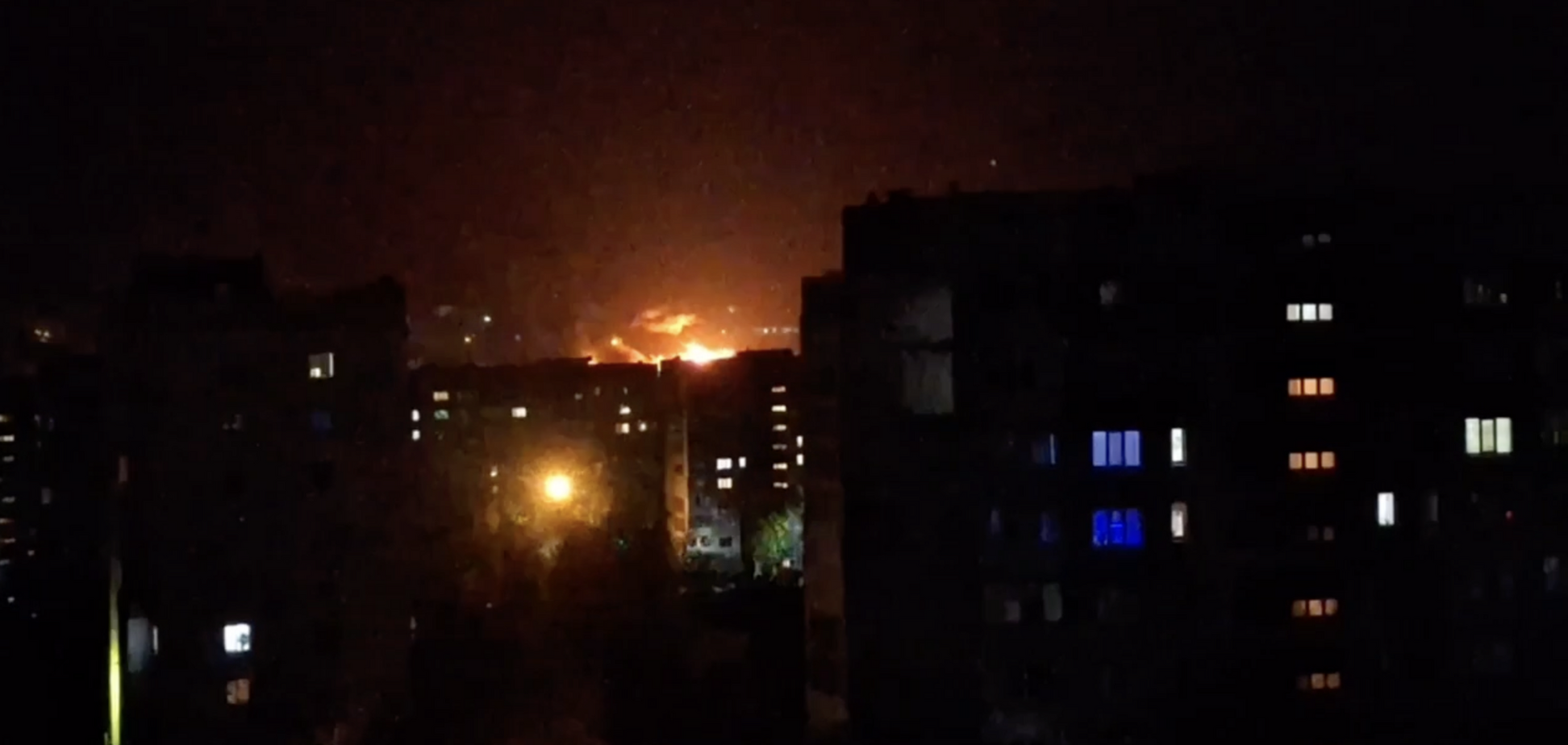 В окупованому Луганську пролунали вибухи: повідомляють про приліт ракет ATACMS. Відео