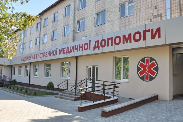 Мать отлучилась на несколько минут: в Ровенской области трехлетний мальчик выпал из окна, спасти его не удалось. Фото