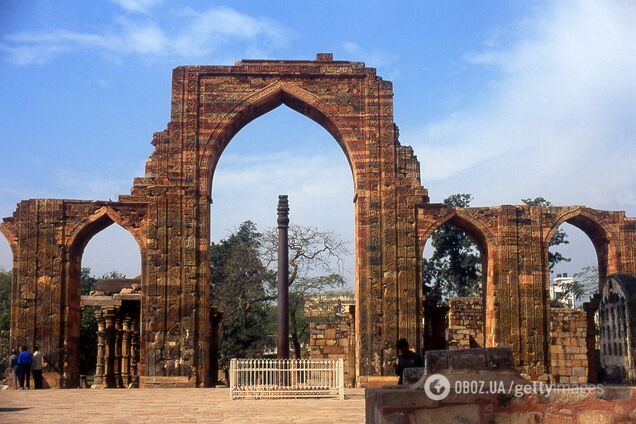 Нержавеющее железо. В чем секрет всемирно известного 'столпа желаний' в Индии и как выглядит 1600-летняя колонна