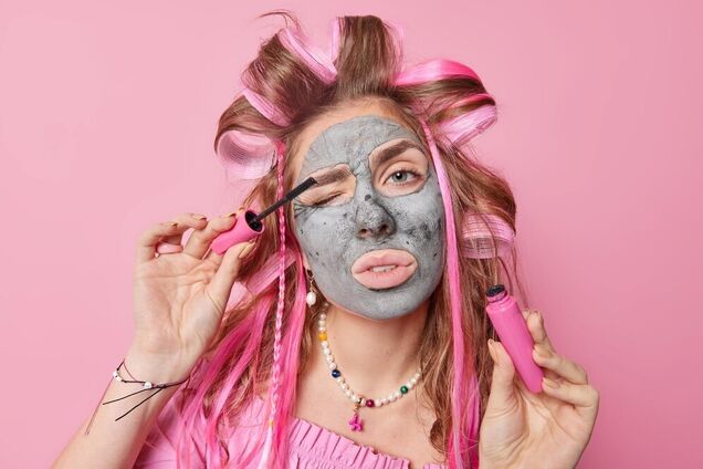 Альтернатива шампуню: почему глиняные маски сохраняют ваши волосы лучше