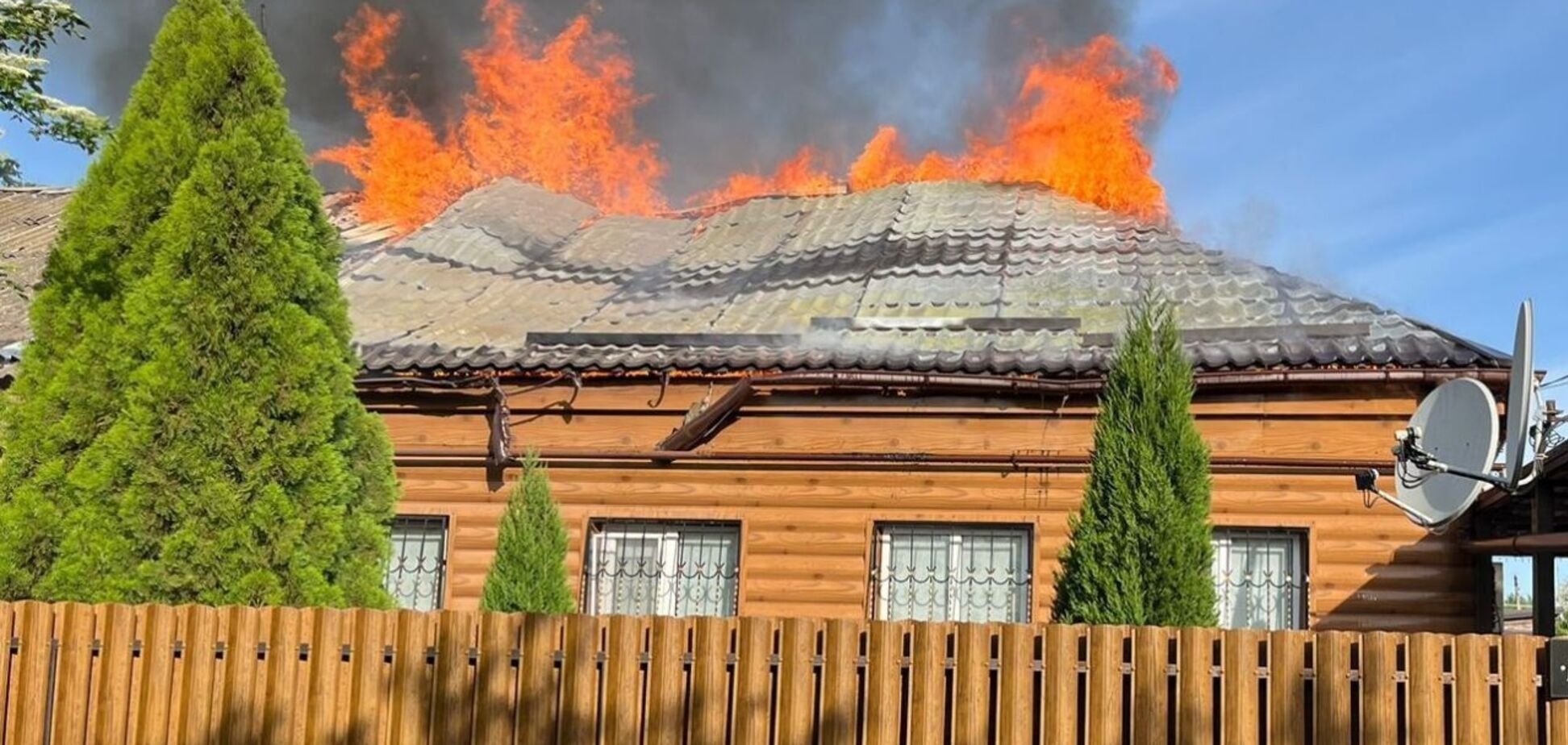 Оккупанты утром атаковали Никополь: два человека погибли, есть пострадавшие. Фото