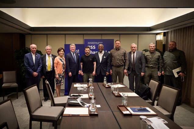 Зеленський у Сінгапурі зустрівся із конгресменами США: обговорили подальшу військову допомогу для України
