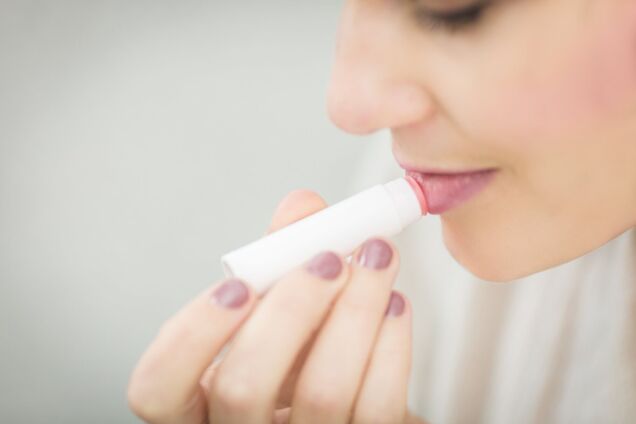 5 необычных способов использования бальзама для губ