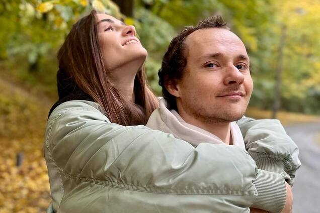 Зірка серіалу 'Будиночок на щастя' Костянтин Войтенко вдруге одружився: наречена була в чорній прозорій сукні. Фото