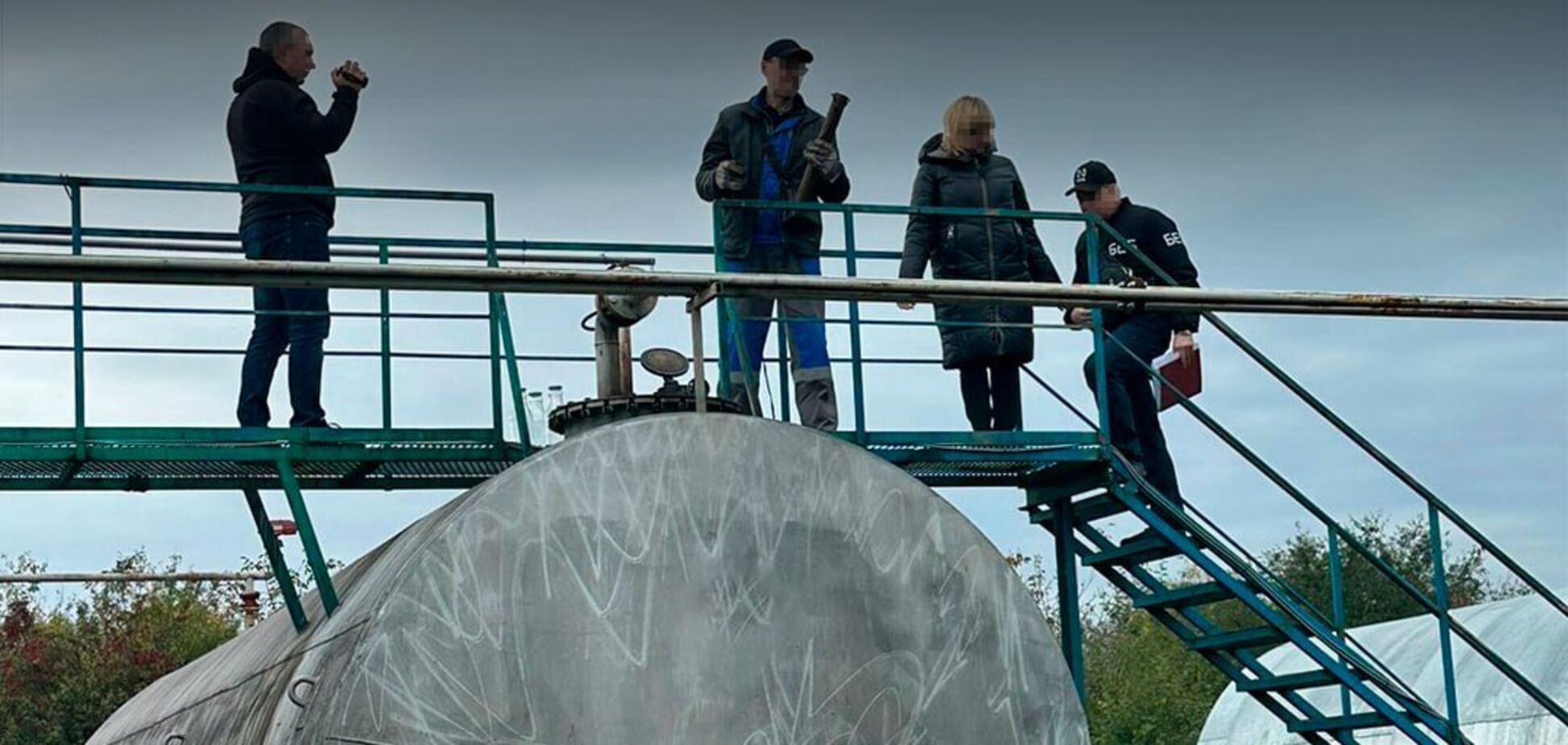 Украинцам вместо бензина заливали 'бодягу'